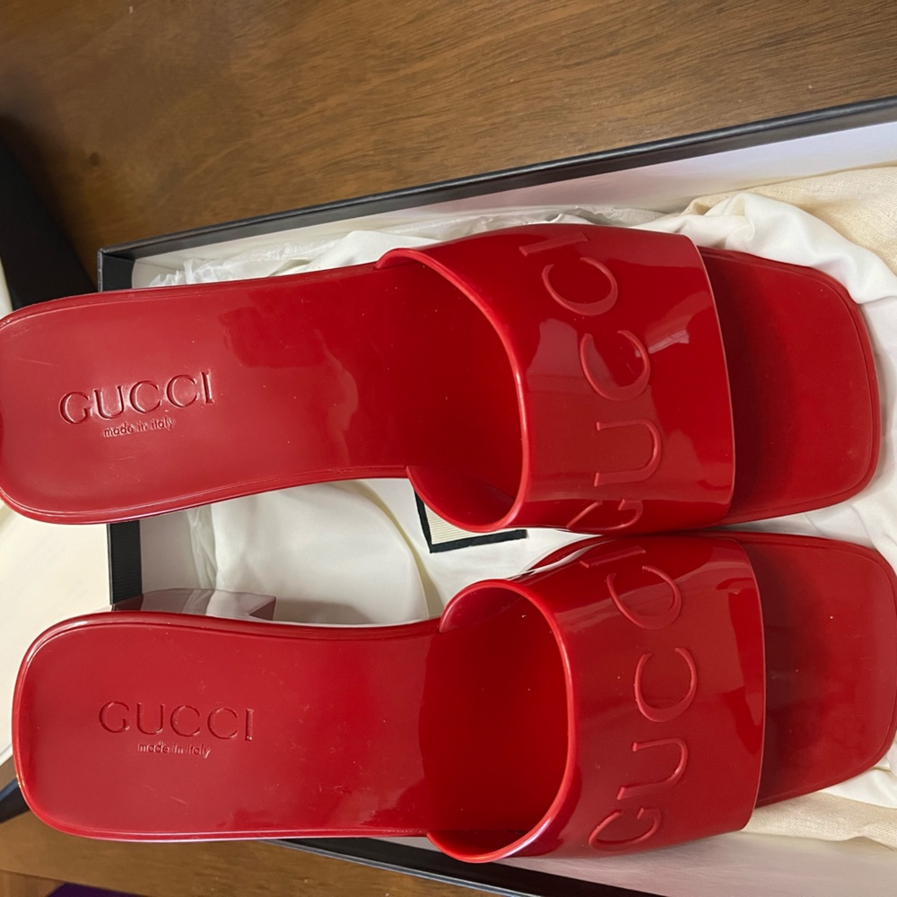 Gucci rubber sandals